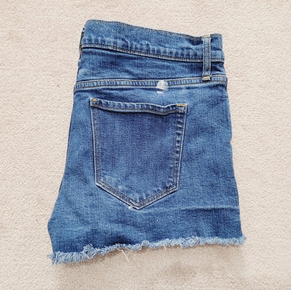 Old Navy Boyfriend Denim Cut Off Shorts Womans Size 8 Blue Jean Button Fly - Picture 10 of 10